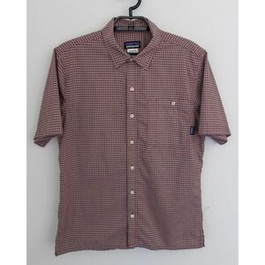 Patagonia Shirt Mens Medium Maroon Plaid Seersucker Short Sleeve Button Down